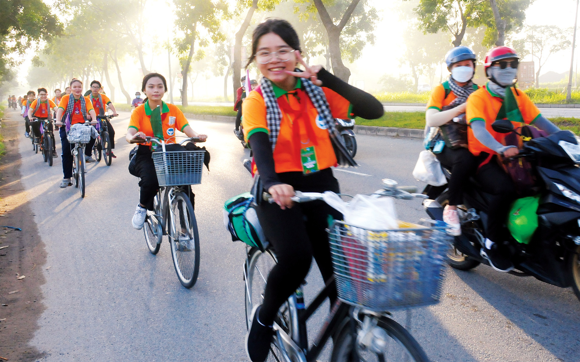 Điều em muốn nói: khoảng cách với ba mẹ ngày càng xa...