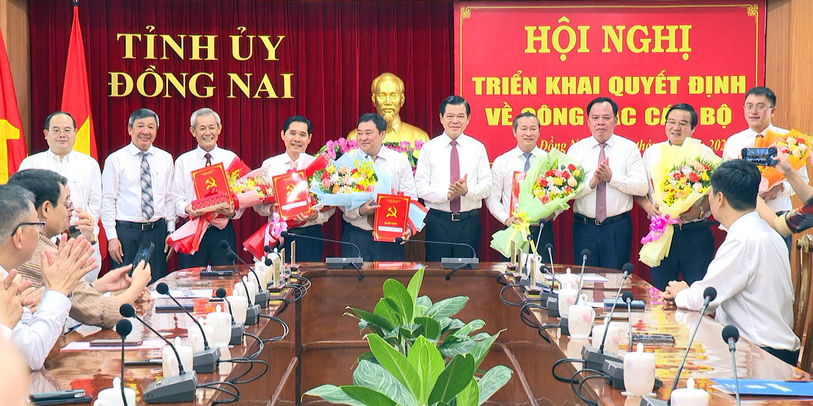 Đồng Nai điều động, luân chuyển nhiều cán bộ chủ chốt- Ảnh 1. Đồng Nai điều động, luân chuyển nhiều cán bộ chủ chốt - Ảnh: H.M.