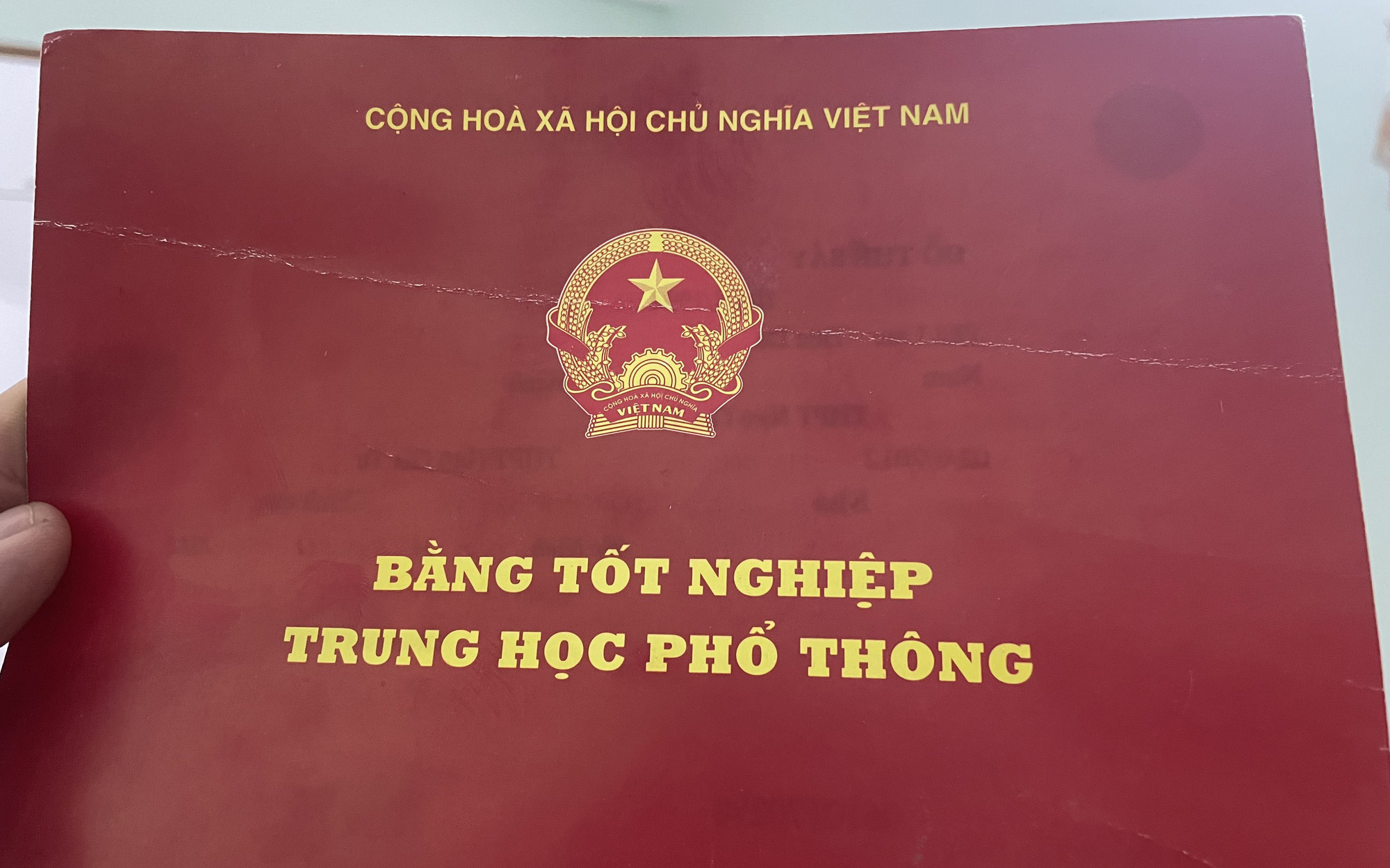 Nam sinh Hà Nội bị thu hồi bằng tốt nghiệp THPT vì gian lận trong kỳ thi 2025 - Ảnh 1.