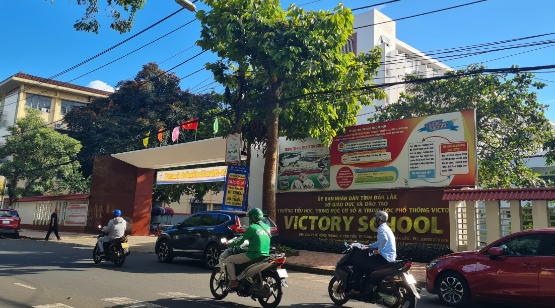 Buộc thôi việc một thầy giáo nhiều lần đánh học sinh - Ảnh 1. Buộc thôi việc một thầy giáo nhiều lần đánh học sinh - Ảnh 1.