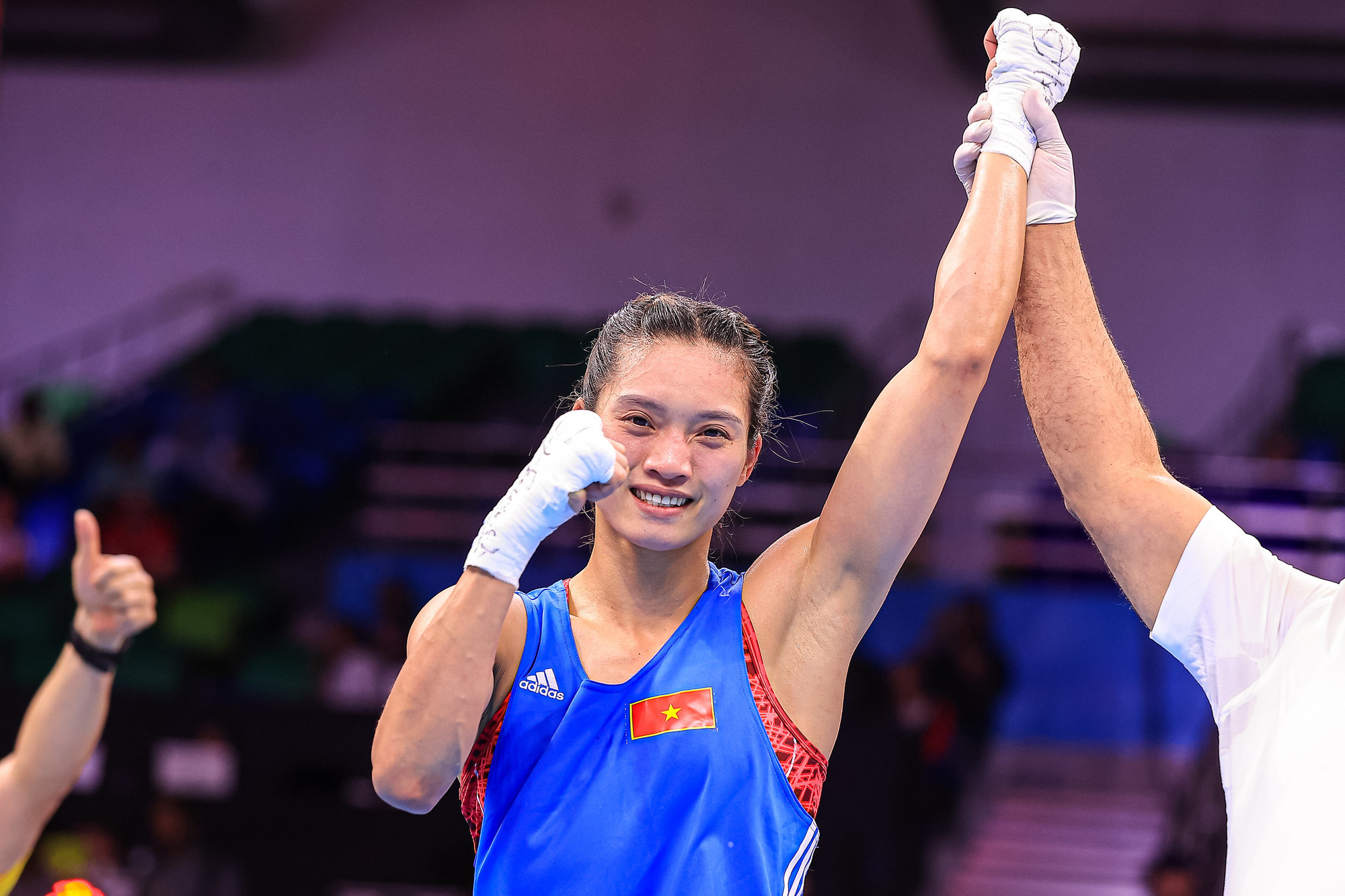 Đánh bại nhà vô địch boxing thế giới, Nguyễn Thị Tâm vào chung kết tranh HCV Asiad - Ảnh 4.