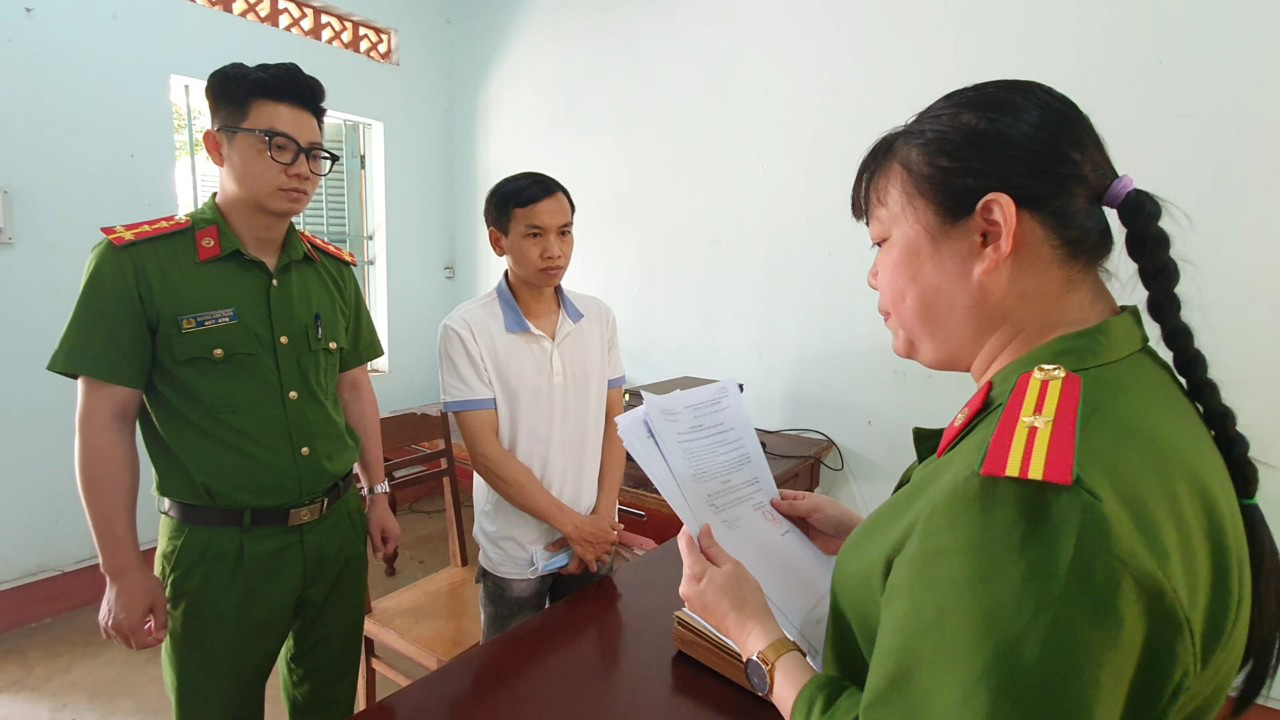 Nghi vợ ngoại tình, vô cớ đâm trọng thương người khác - Ảnh 1. Nghi vợ ngoại tình, vô cớ đâm trọng thương người khác - Ảnh 1.