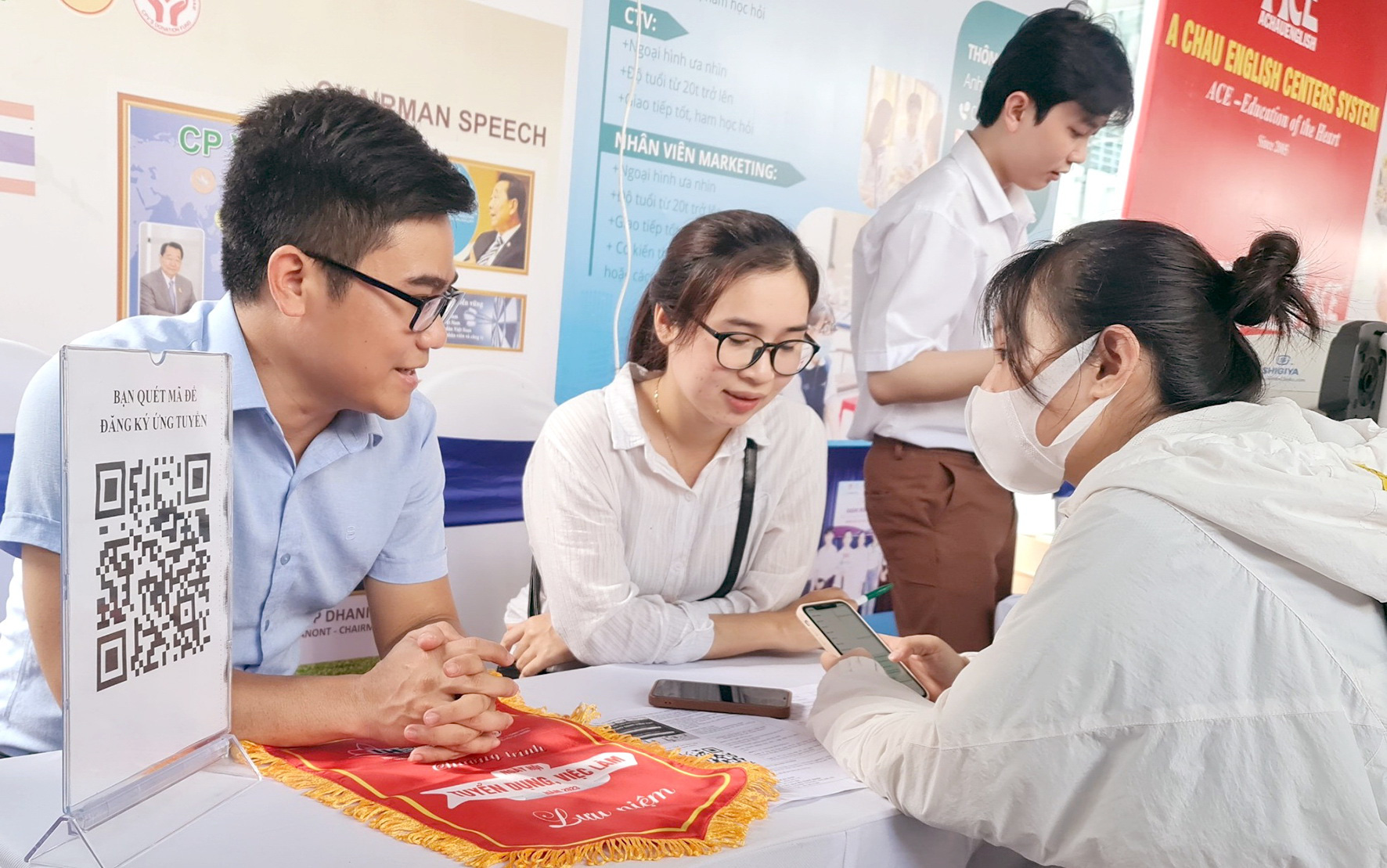 Thị trường lao động việc làm đang rộng mở? - Ảnh 1. thị trường lao động