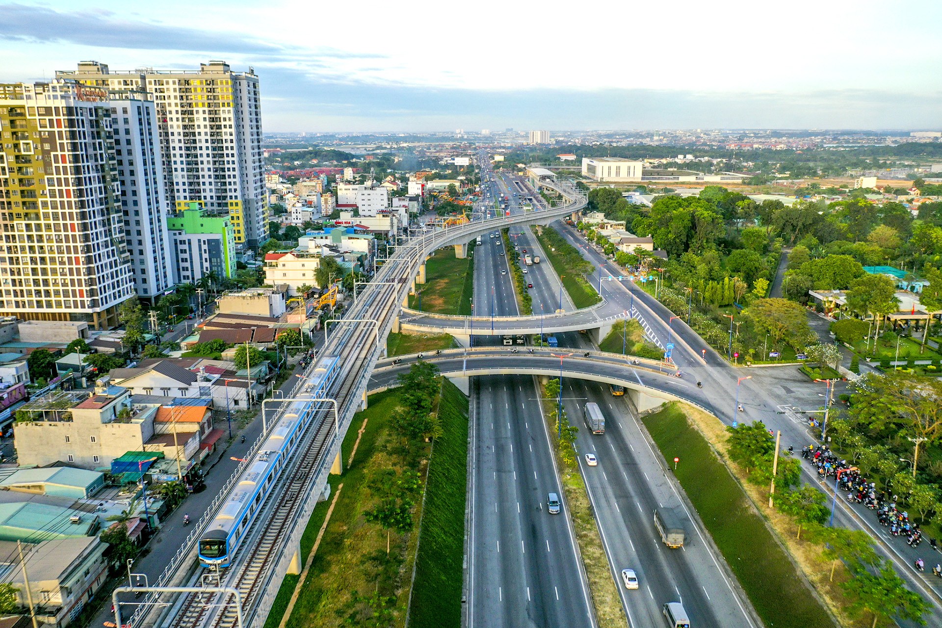 Chủ tịch UBND TP.HCM Phan Văn Mãi: Tạo động lực mới phát triển TP.HCM - Ảnh 10.