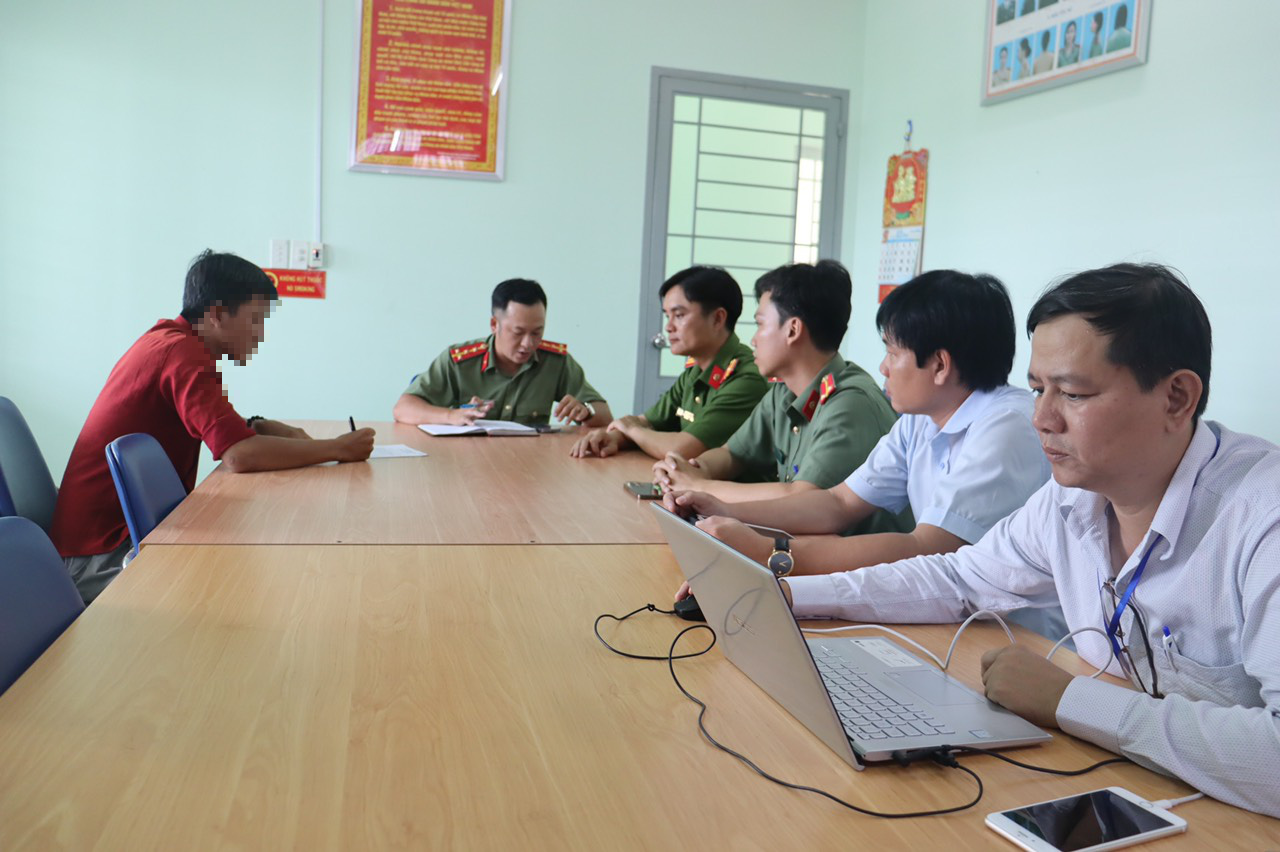 Vụ tấn công 2 trụ sở xã ở Đắk Lắk: xử phạt thanh niên xúc phạm công an - Ảnh 1. Vụ tấn công 2 trụ sở xã ở Đắk Lắk: xử phạt thanh niên xúc phạm công an - Ảnh 1.