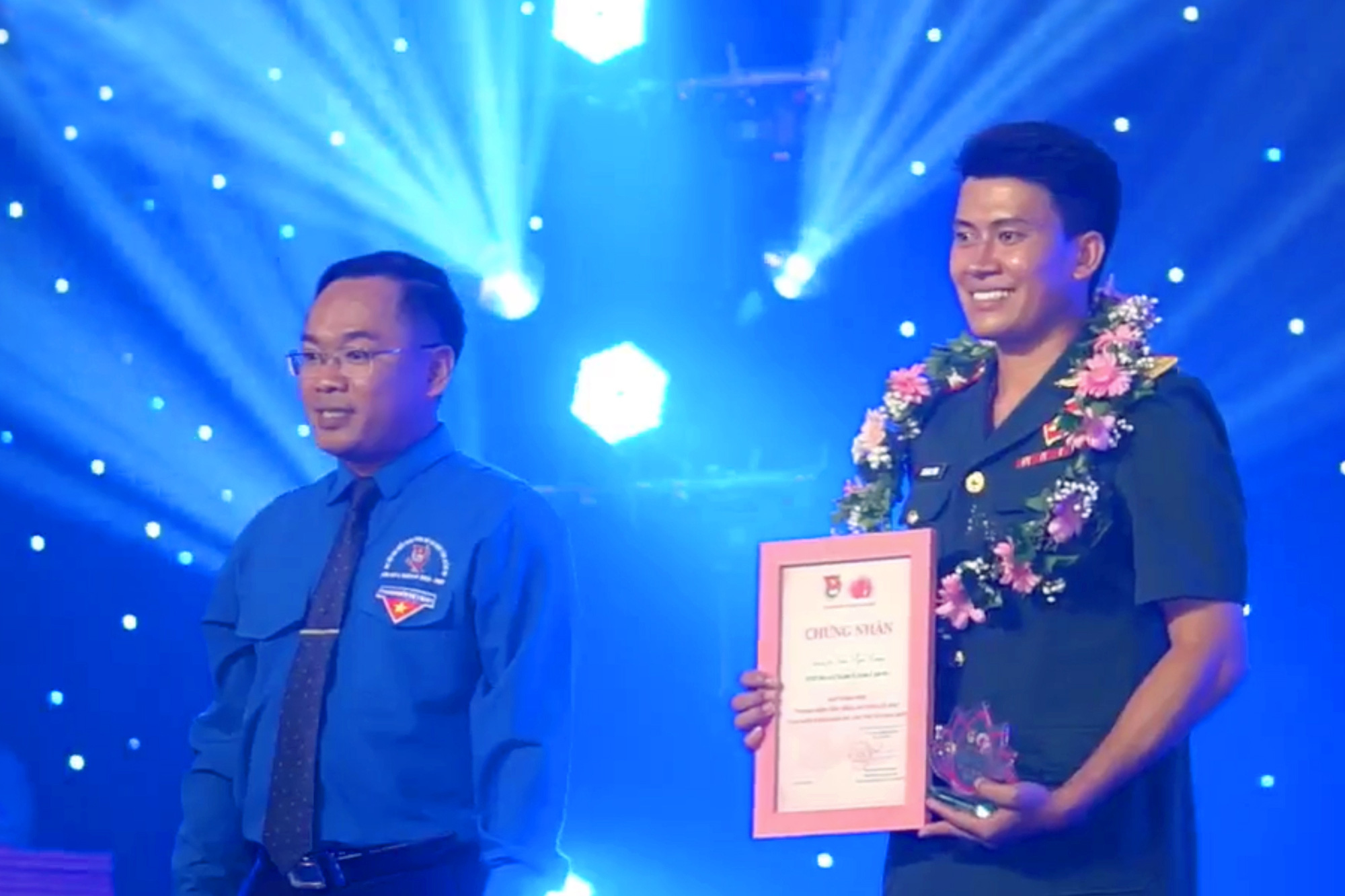 Tuyên dương 165 gương Thanh niên tiên tiến làm theo lời Bác - Ảnh 1. Năm 2023, cụm miền Đông Nam Bộ có 165 Thanh niên tiên tiến làm theo lời Bác được tuyên dương - Ảnh: AN BÌNH