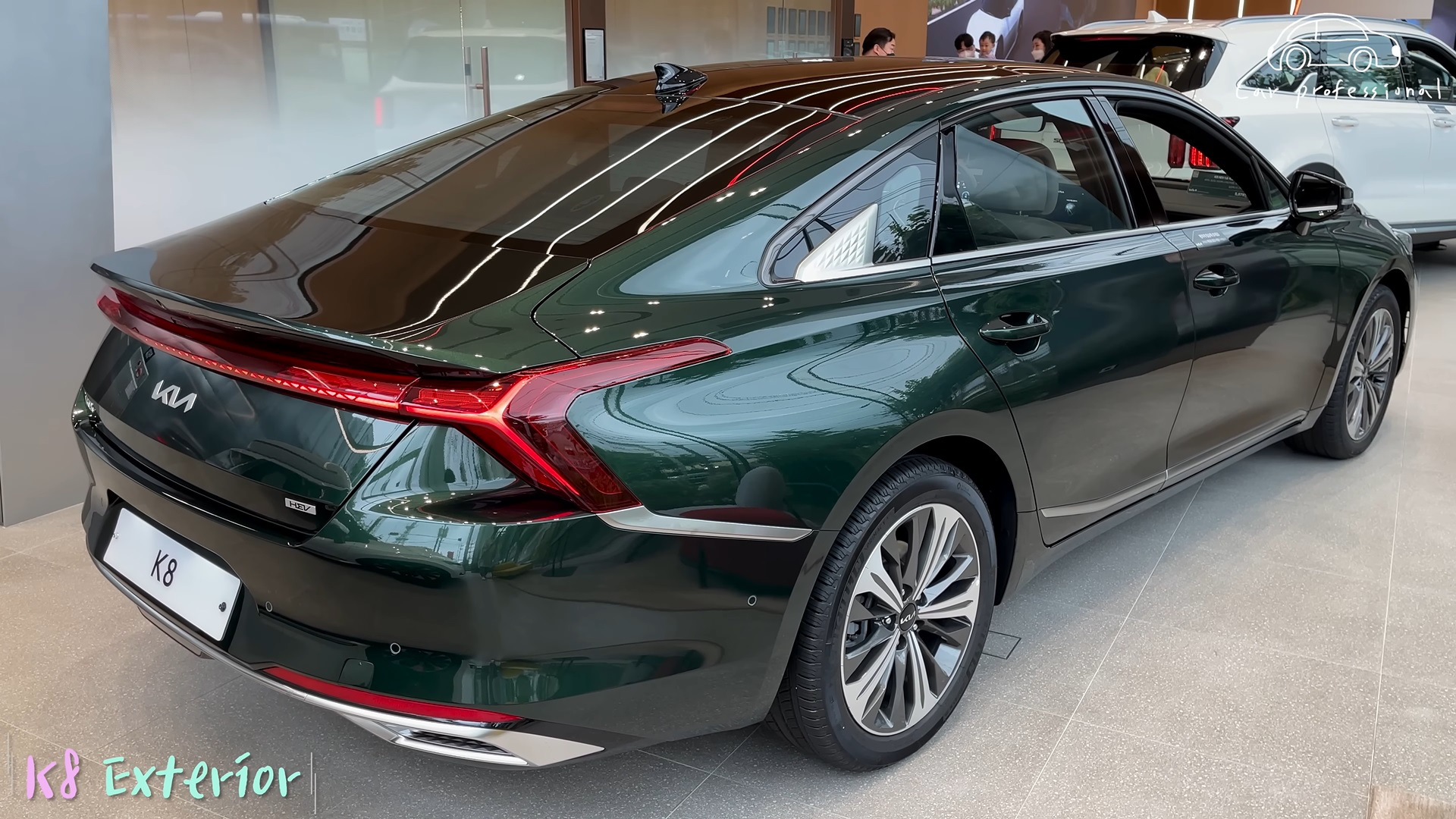 Kia K8 lần đầu lộ diện tại Việt Nam - Ảnh 4. Một chiếc Kia K8 trưng bày tại đại lý ở Hàn Quốc - Ảnh: CAR PROFESSIONAL