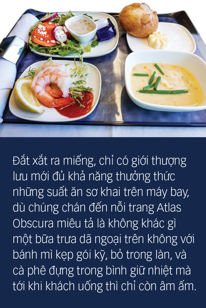 Bữa ăn trên máy bay: Ngon hay dở, sang hay xoàng? - Ảnh 2.