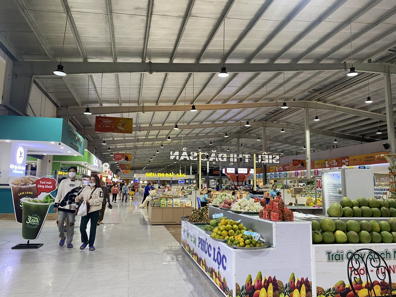 Thiếu trạm dừng cao tốc: mong đồng bộ, tiện nghi - Ảnh 1. Những trạm dừng chân quy mô, chất lượng được đầu tư là điều còn thiếu trên nhiều tuyến cao tốc hiện hữu - Ảnh: V.B