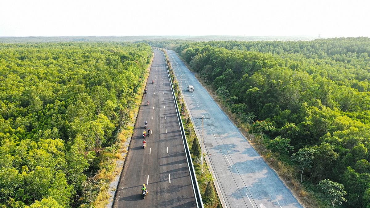 Nhiều tour đặc sắc, ý nghĩa tại TP.HCM dịp 50 năm thống nhất đất nước - Ảnh 2. Nhiều tour đặc sắc, ý nghĩa tại TP.HCM dịp 50 năm thống nhất đất nước - Ảnh 2.