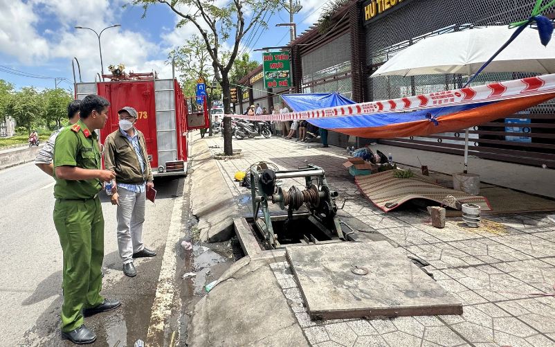 Người đàn ông thông cống ở chung cư qua đời nghi bị ngạt khí