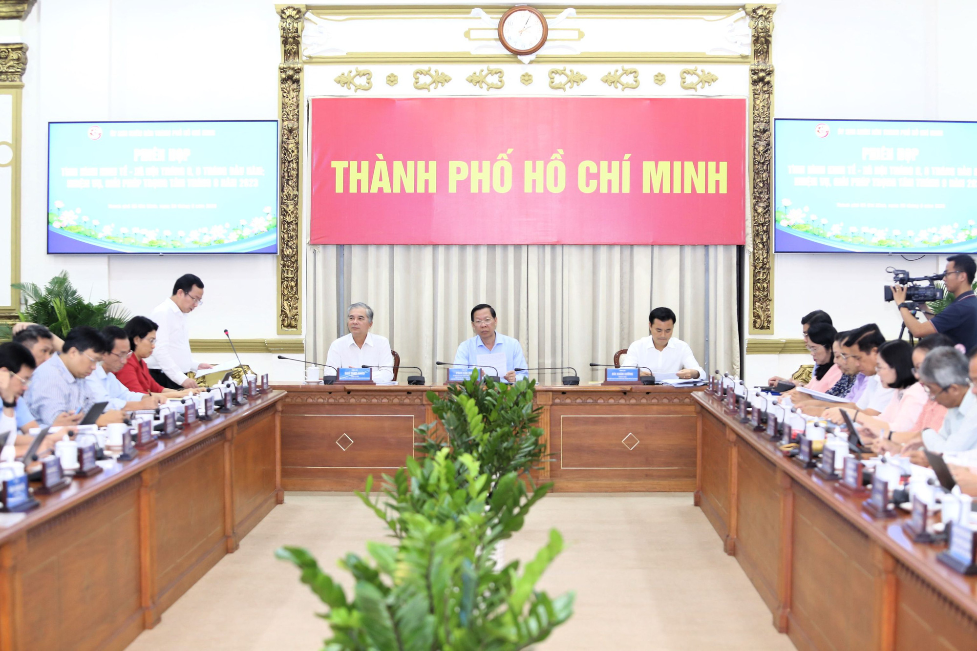TP.HCM: Doanh nghiệp phản ánh gặp khó với thủ tục hành chính - Ảnh 1. doanh nghiệp