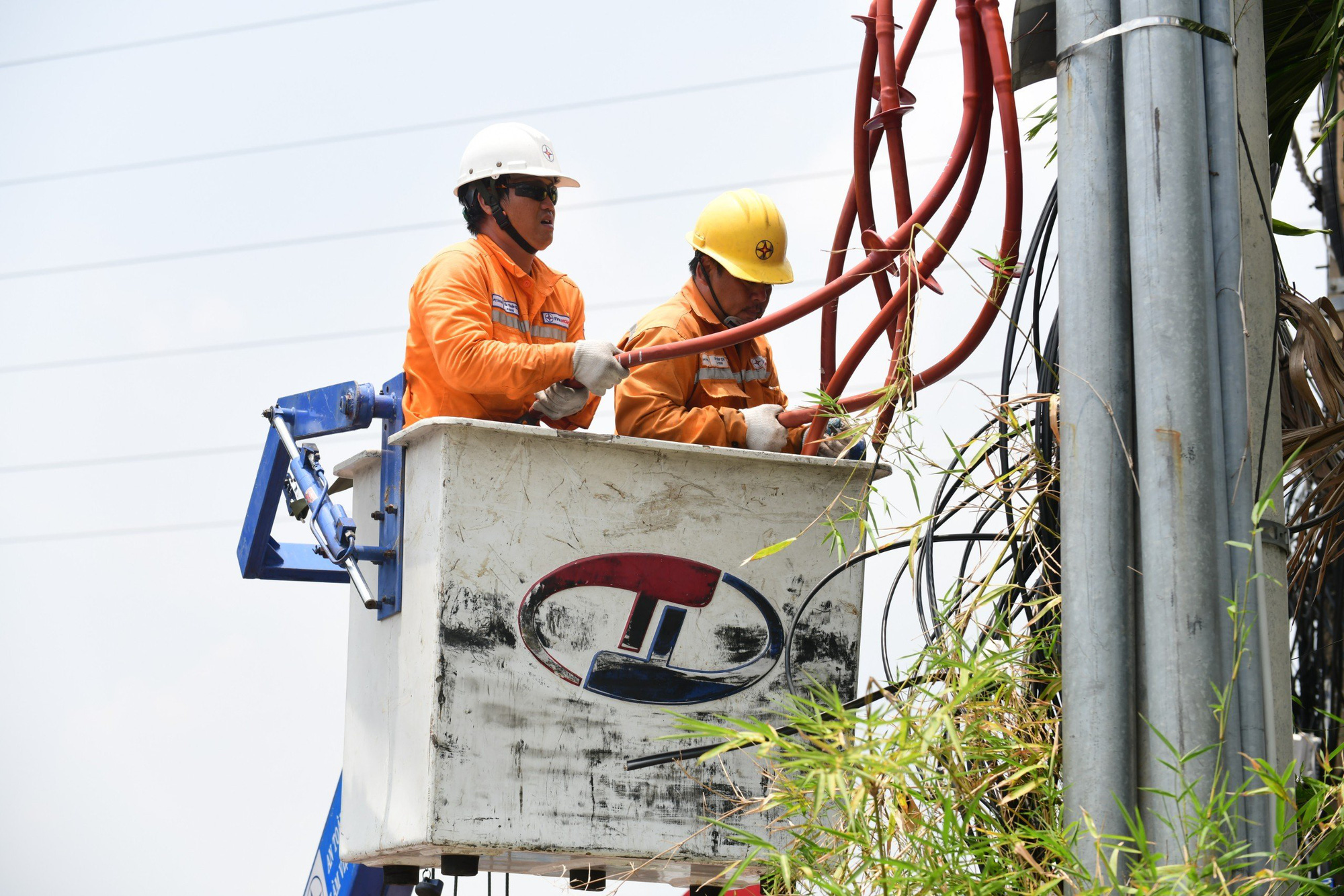 Thay đổi khung giờ tính giá điện vào buổi tối, người dùng điện nào chịu tác động? - Ảnh 1.