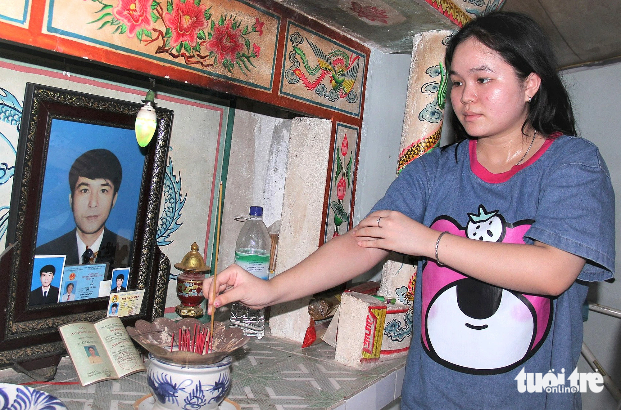 Cha nằm lại Hoàng Sa, con gái mạnh mẽ bước tiếp - Ảnh 3.