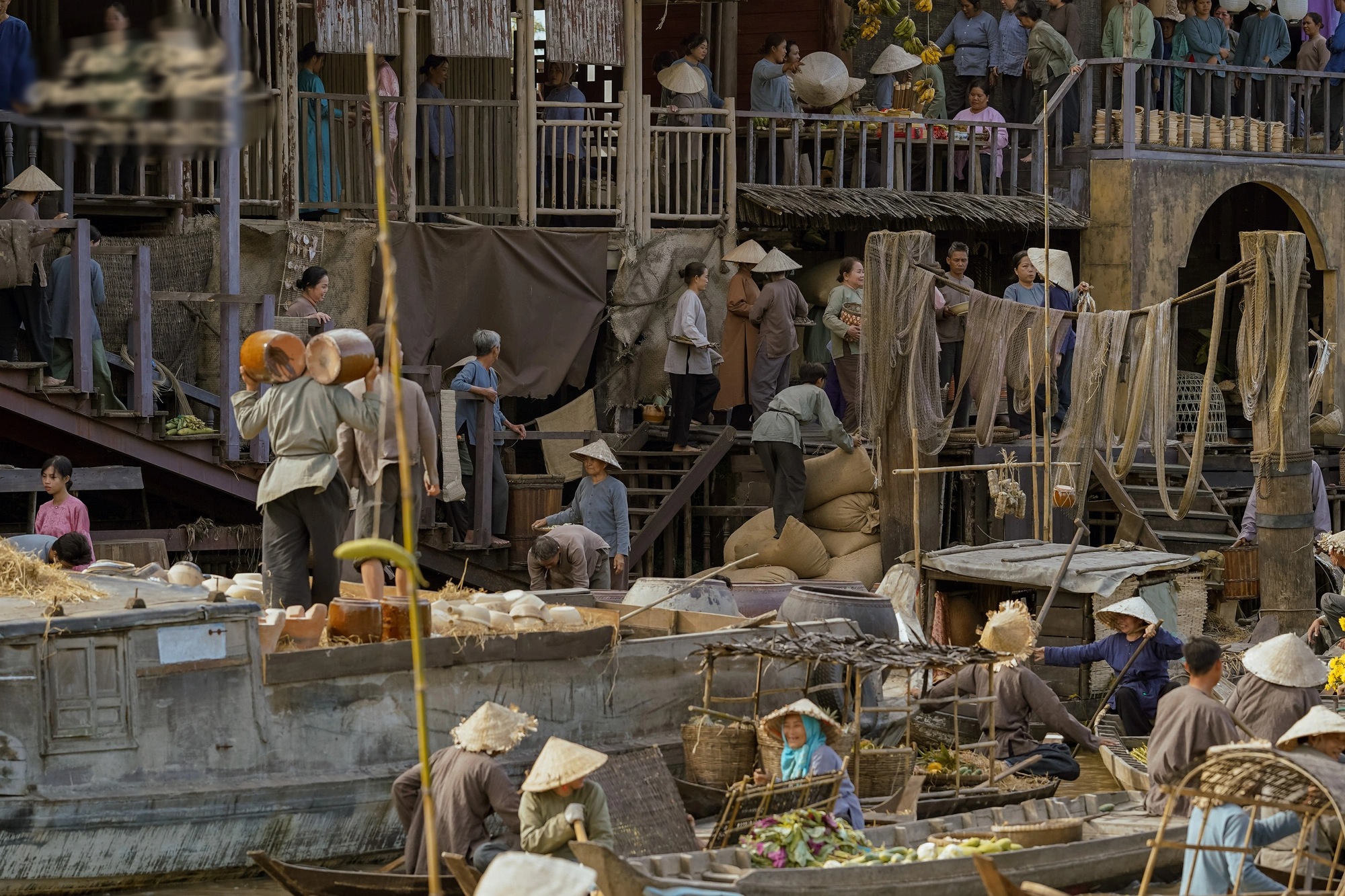 Cảnh quay hoành tráng nhất 'Đất rừng phương Nam' có gần 400 diễn viên quần chúng - Ảnh 3. Đất rừng phương Nam