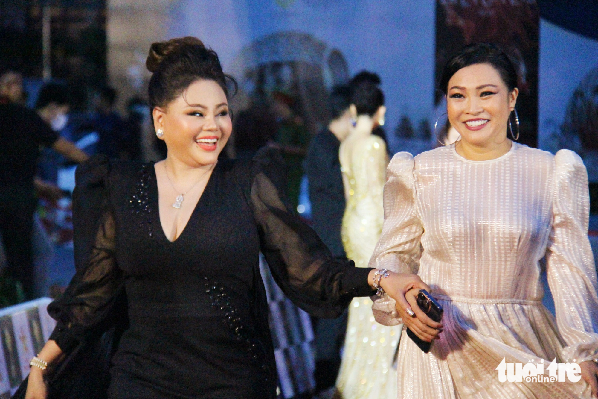 'Tro tàn rực rỡ', 'Mẹ Rơm' và Thái Hòa thắng lớn ở Cánh diều vàng - Ảnh 10.