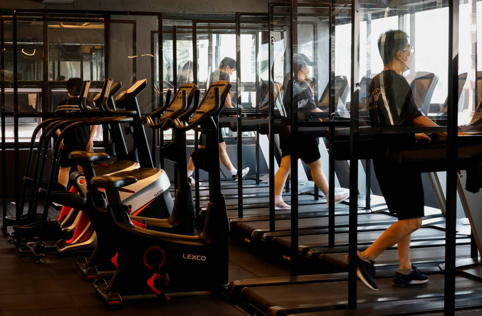 Người đàn ông hôn mê sâu, suy đa tạng sau tập thể dục rồi xông hơi - Ảnh 1.