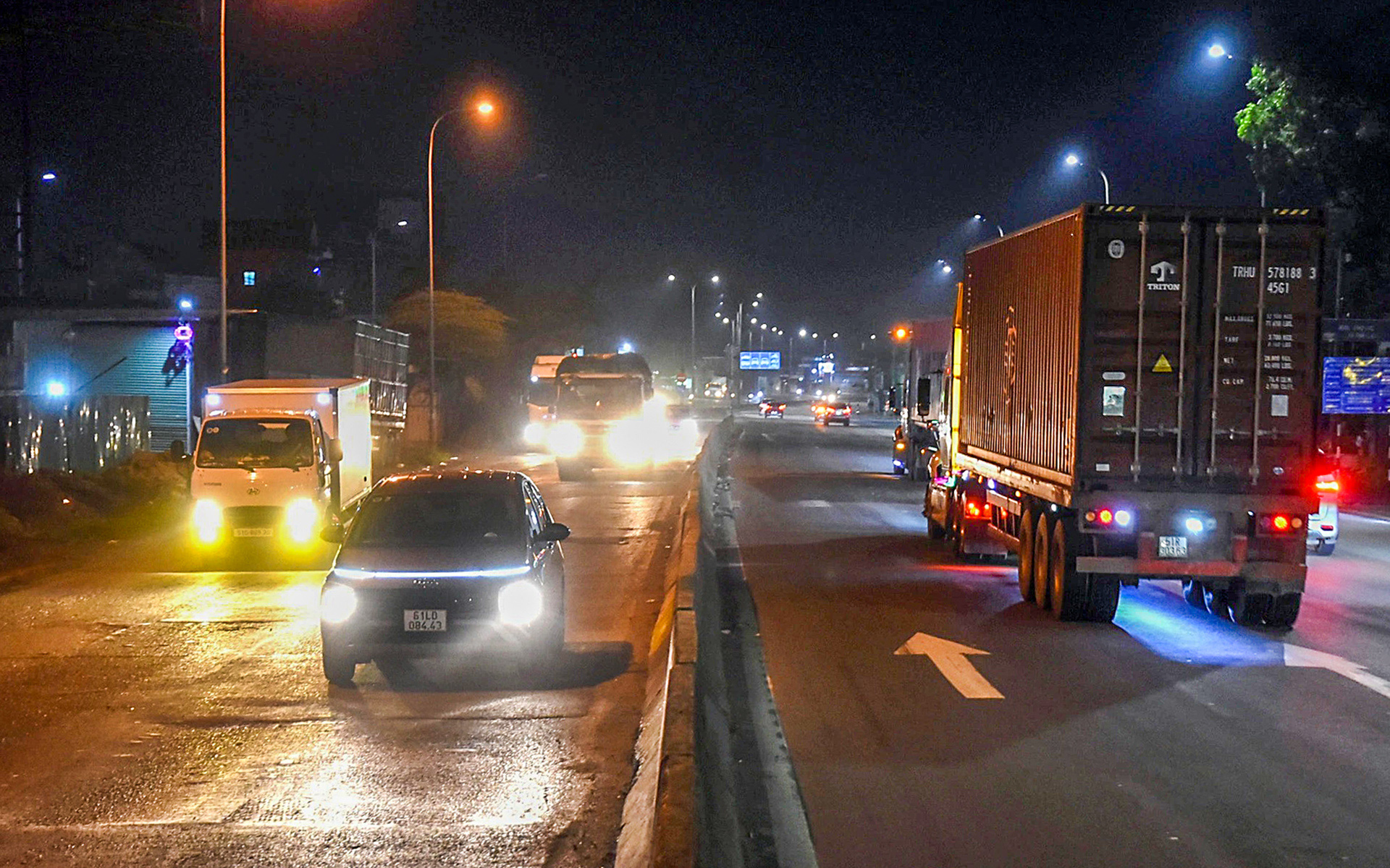Quốc lộ 51 thông xe trở lại sau khi sửa chữa 'ma trận' ổ gà, ổ trâu - Ảnh 1. Quốc lộ 51 thông xe trở lại sau khi sửa chữa 'ma trận' ổ gà, ổ trâu - Ảnh 1.