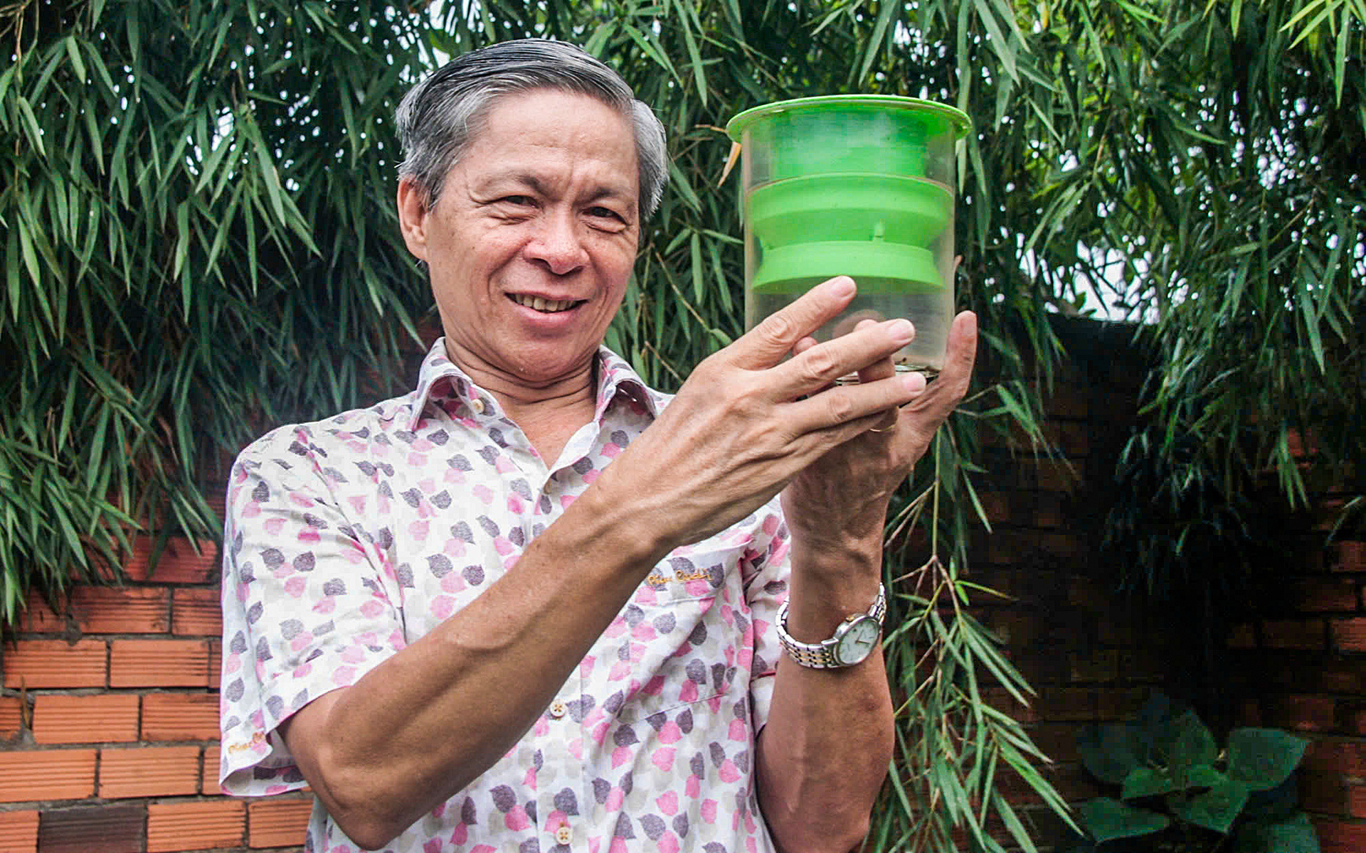 Bẫy muỗi Mosla của nhà sáng chế mới học hết lớp 8 - Ảnh 1. Bẫy muỗi của nhà sáng chế mới học hết lớp 8 - Ảnh 1.
