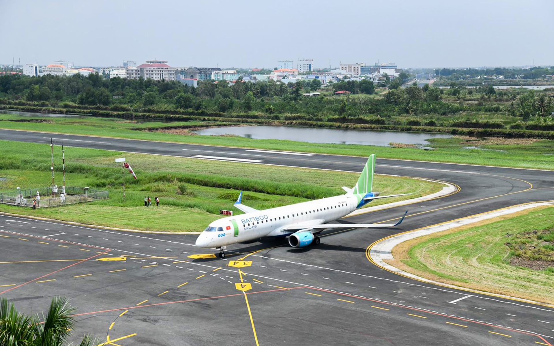 Thủ tướng chấp thuận chủ trương đầu tư dự án nâng cấp sân bay Cà Mau - Ảnh 1. Thủ tướng chấp thuận chủ trương đầu tư dự án nâng cấp sân bay Cà Mau - Ảnh 1.
