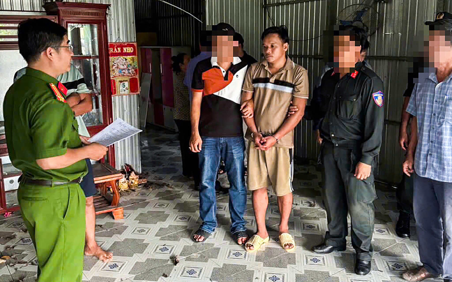 Bắt nghi phạm giết người, cướp tài sản ở Phú Quốc rồi trốn vào đất liền - Ảnh 1. Bắt một nam thanh niên giết người, cướp tài sản ở Phú Quốc - Ảnh 1.