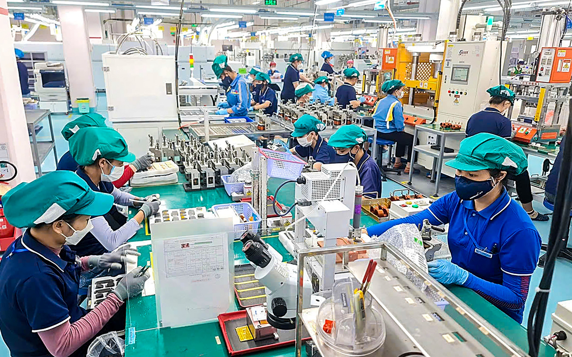 Khi công nhân rời phố về quê - Kỳ 4: Hàng chục ngàn đầu việc chờ người miền Trung - Ảnh 1. Hàng chục ngàn đầu việc chờ người miền Trung - Ảnh 1.