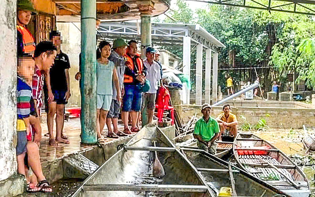 2 anh em sinh đôi chết đuối ngay trước sân nhà - Ảnh 1. 2 anh em sinh đôi chết đuối ngay trước sân nhà - Ảnh 1.