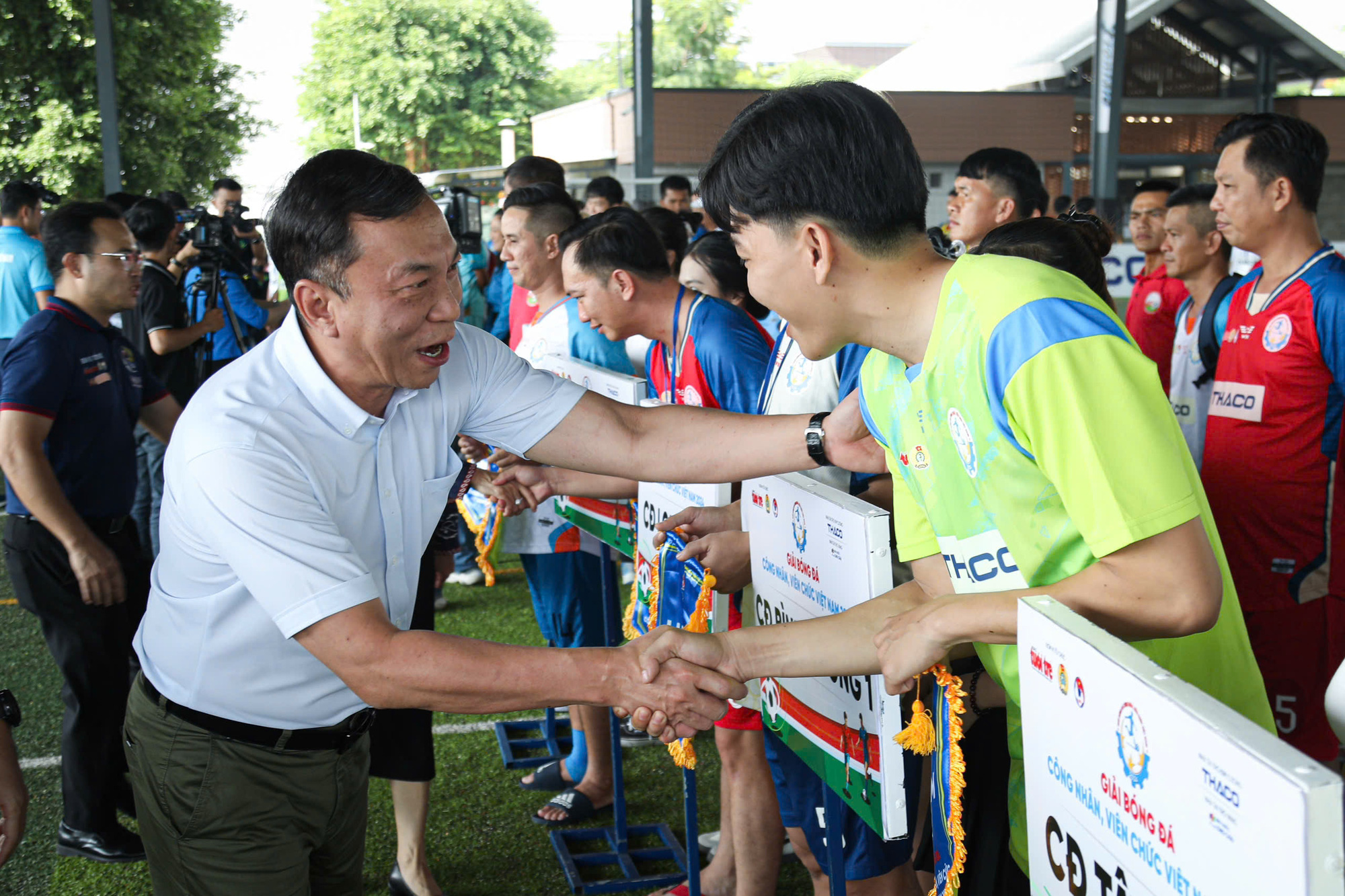 Khai mạc vòng loại khu vực Bình Dương Giải bóng đá công nhân, viên chức Việt Nam 2024 - Ảnh 6. Khai mạc vòng loại khu vực Bình Dương Giải bóng đá công nhân, viên chức Việt Nam 2024 - Ảnh 6.