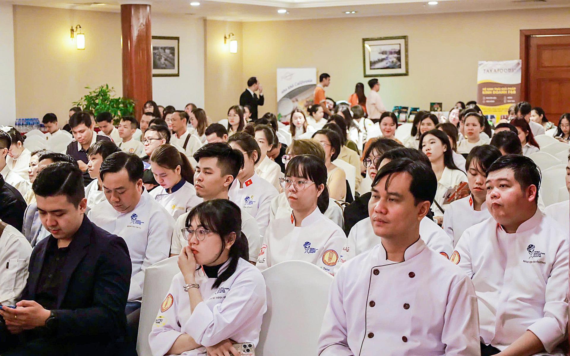 Quảng bá ẩm thực, du lịch Việt Nam qua cuộc thi làm bánh quốc tế - Ảnh 1. Quảng bá ẩm thực, du lịch Việt Nam qua cuộc thi làm bánh quốc tế - Ảnh 1.