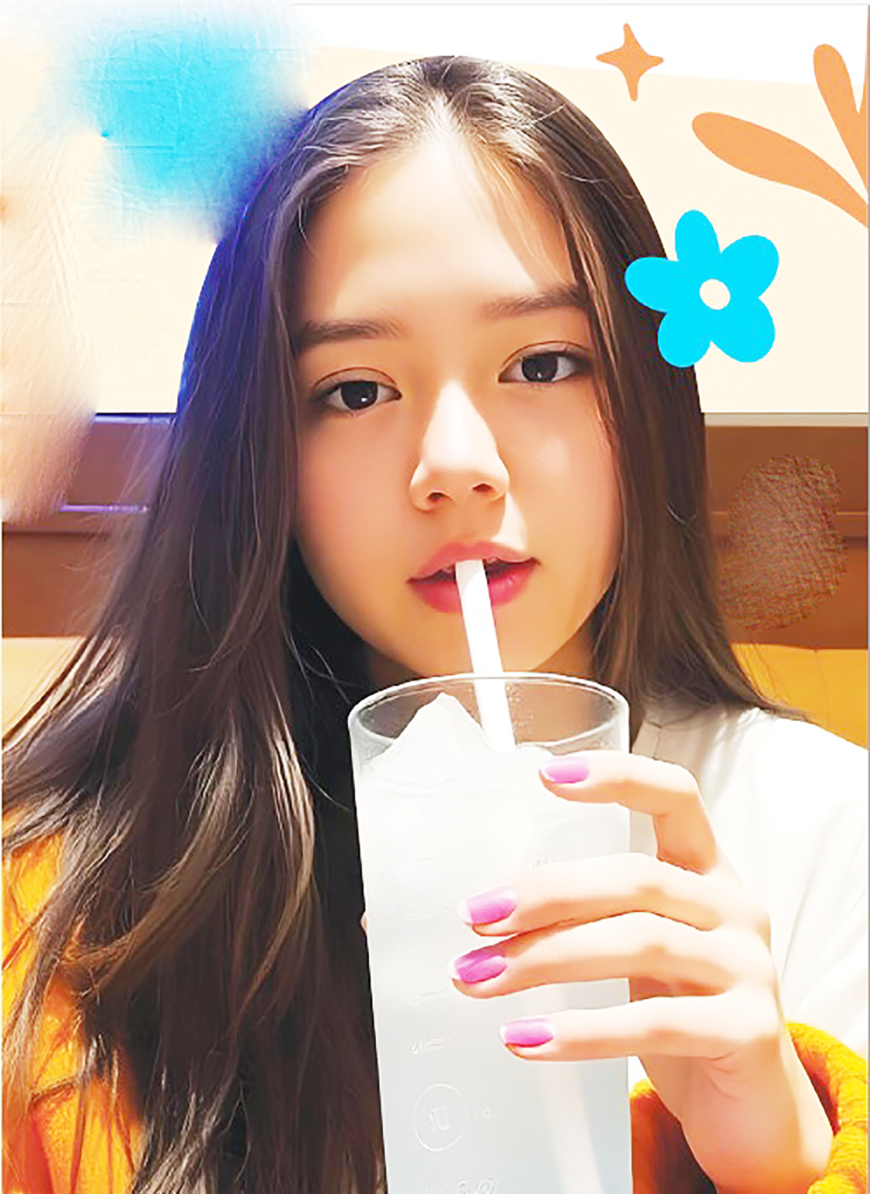 Cần làm gì ngay khi bị đau họng, khô môi, sưng móng?- Ảnh 1. Cần làm gì ngay khi bị đau họng, khô môi, sưng móng?- Ảnh 1.