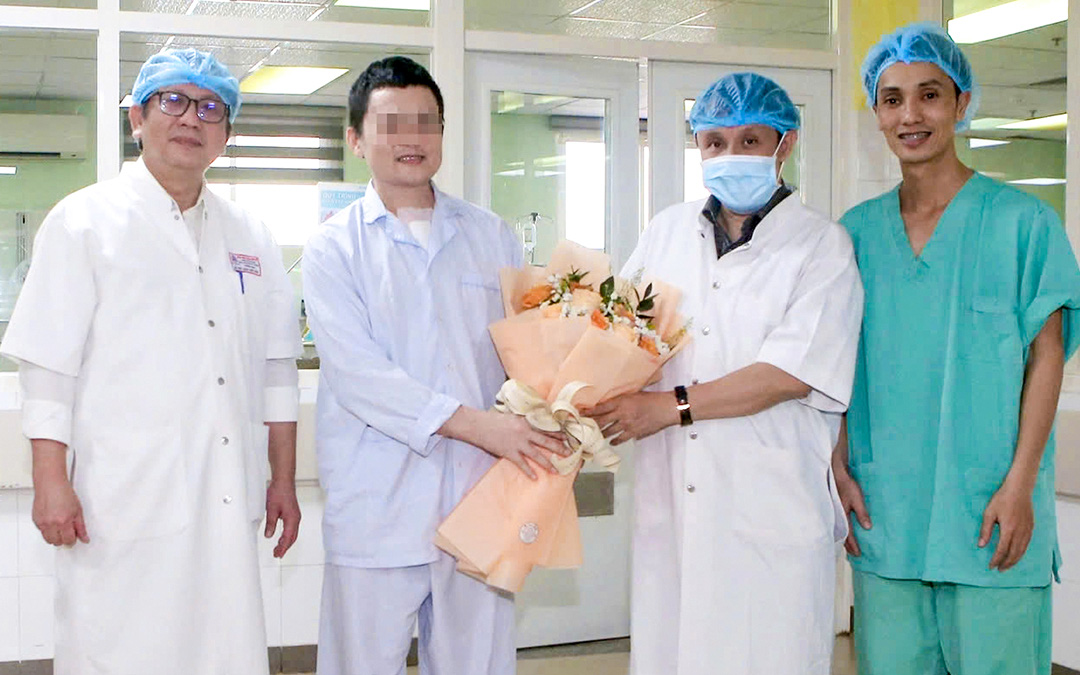 Bệnh nhân được ghép tim xuyên Việt thứ 12 ở Huế xuất viện - Ảnh 1. Bệnh nhân được ghép tim xuyên Việt thứ 12 ở Huế xuất viện - Ảnh 1.