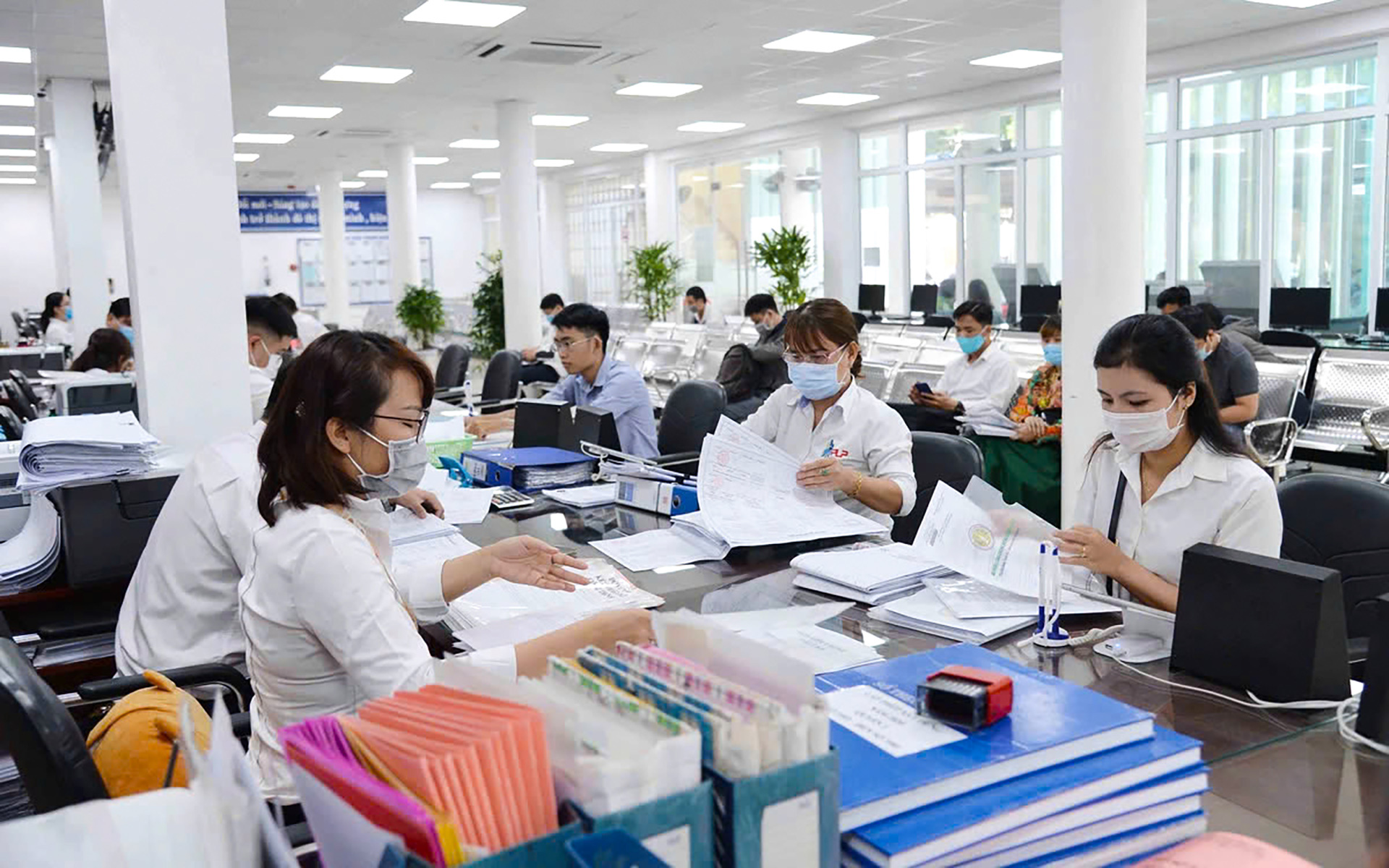 Tinh gọn bộ máy thế nào? - Ảnh 1. Tinh gọn bộ máy thế nào? - Ảnh 1.
