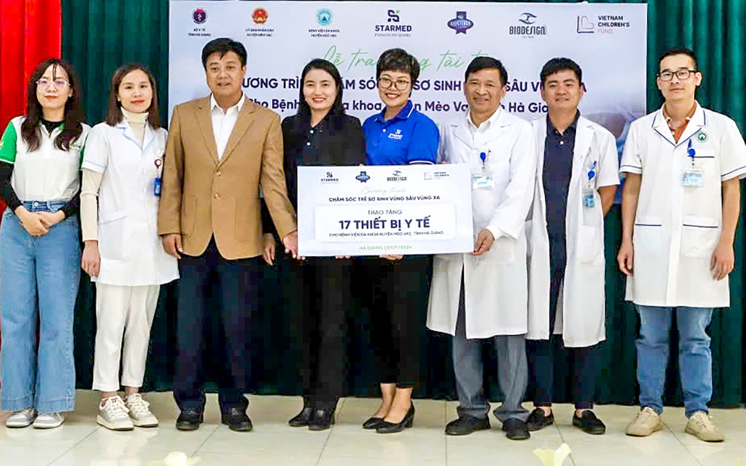 Dược phẩm STARMED tặng thiết bị y tế cho bệnh viện huyện Mèo Vạc - Ảnh 1.