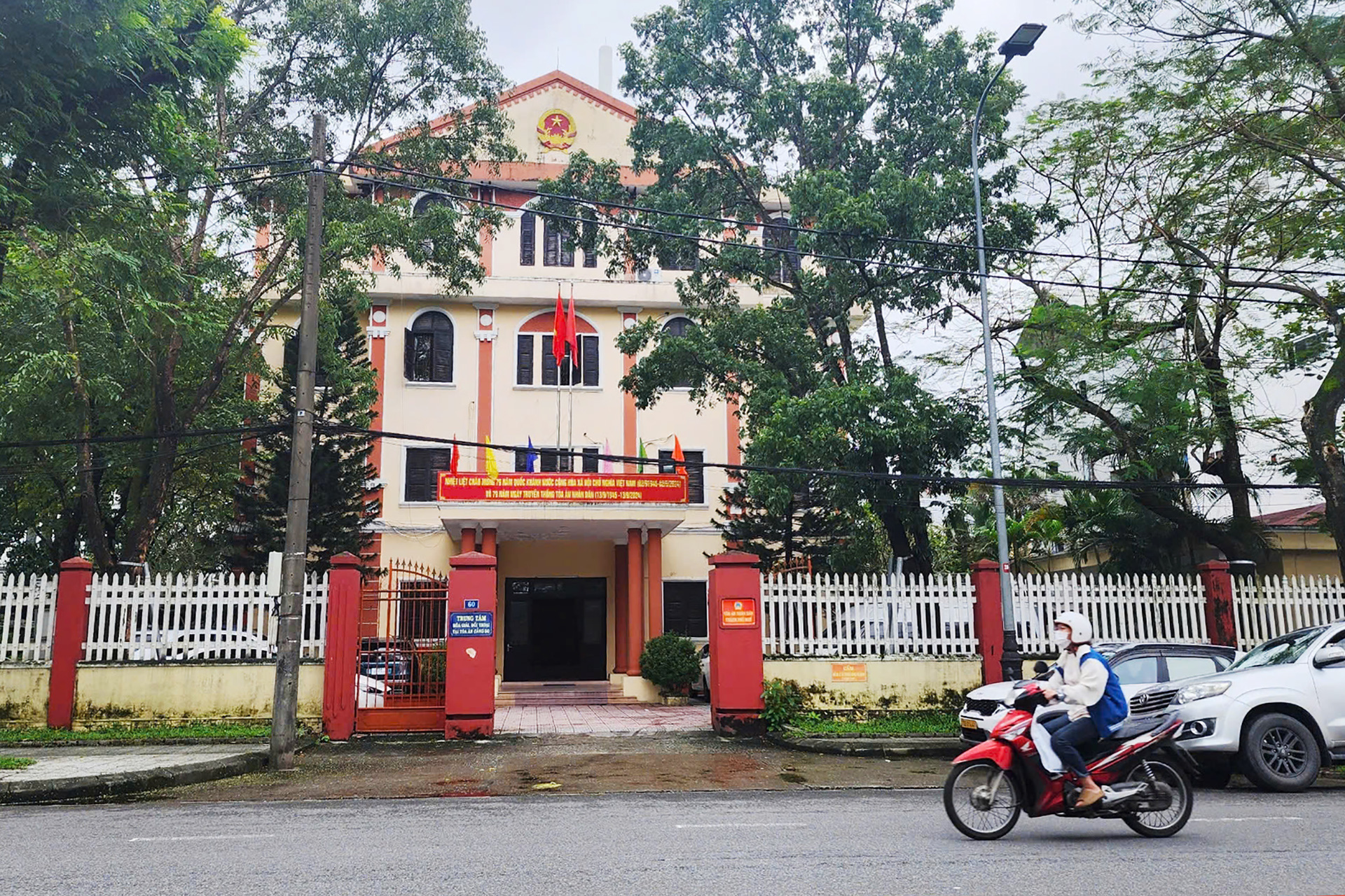 Một thẩm phán của Tòa án nhân dân TP Huế bị bắt giữ - Ảnh 1.