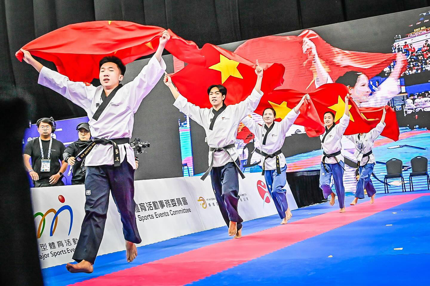 Đường đua Olympic bắt đầu từ sân nhà - Ảnh 2.