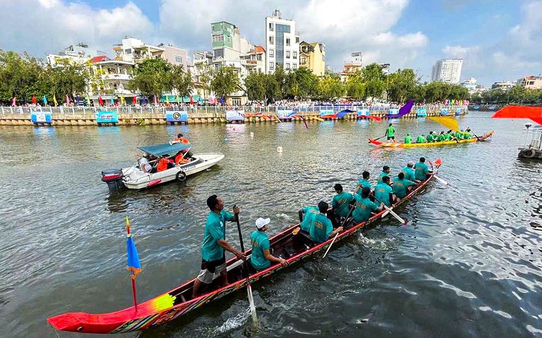 Cuối tuần này, 12 đội ghe ngo tranh tài trên kênh Nhiêu Lộc - Thị Nghè - Ảnh 1. Cuối tuần này, 12 đội ghe ngo tranh tài trên kênh Nhiêu Lộc - Thị Nghè - Ảnh 1.