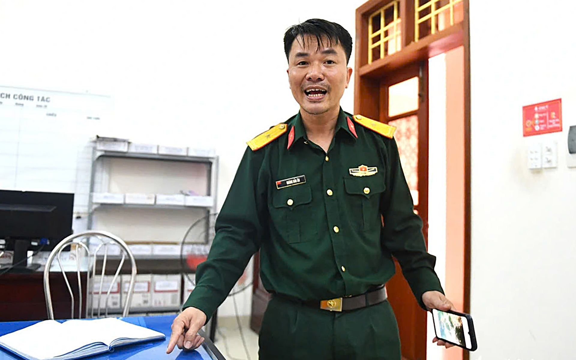 Ly kỳ hành trình tìm cứu 2 phi công rơi máy bay - Ảnh 1. Ly kỳ hành trình tìm cứu 2 phi công rơi máy bay - Ảnh 1.