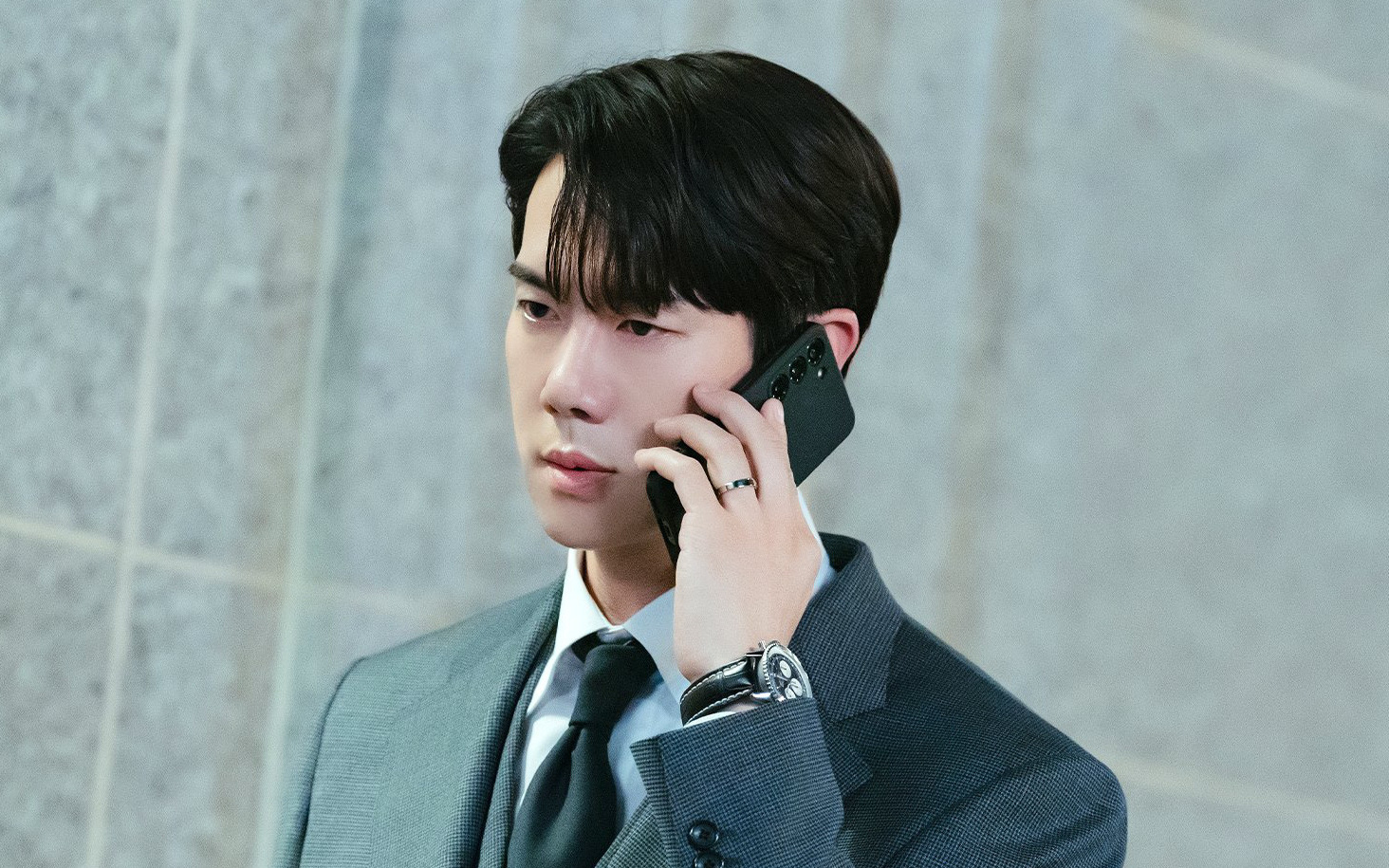 Yoo Yeon Seok hóa luật sư trong phim mới; Taeyeon kỷ niệm 10 năm hoạt động solo- Ảnh 2.