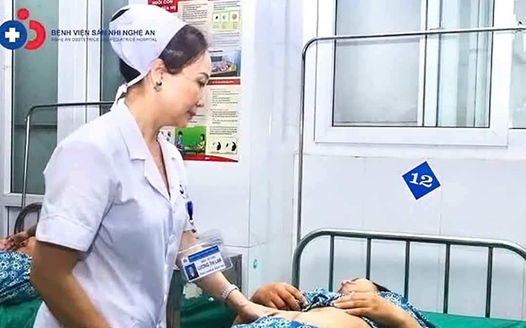 Chèn bóng vào tử cung cứu sản phụ băng huyết sau sinh do đờ tử cung - Ảnh 1. Chèn bóng vào tử cung cứu sản phụ băng huyết sau sinh do đờ tử cung - Ảnh 1.