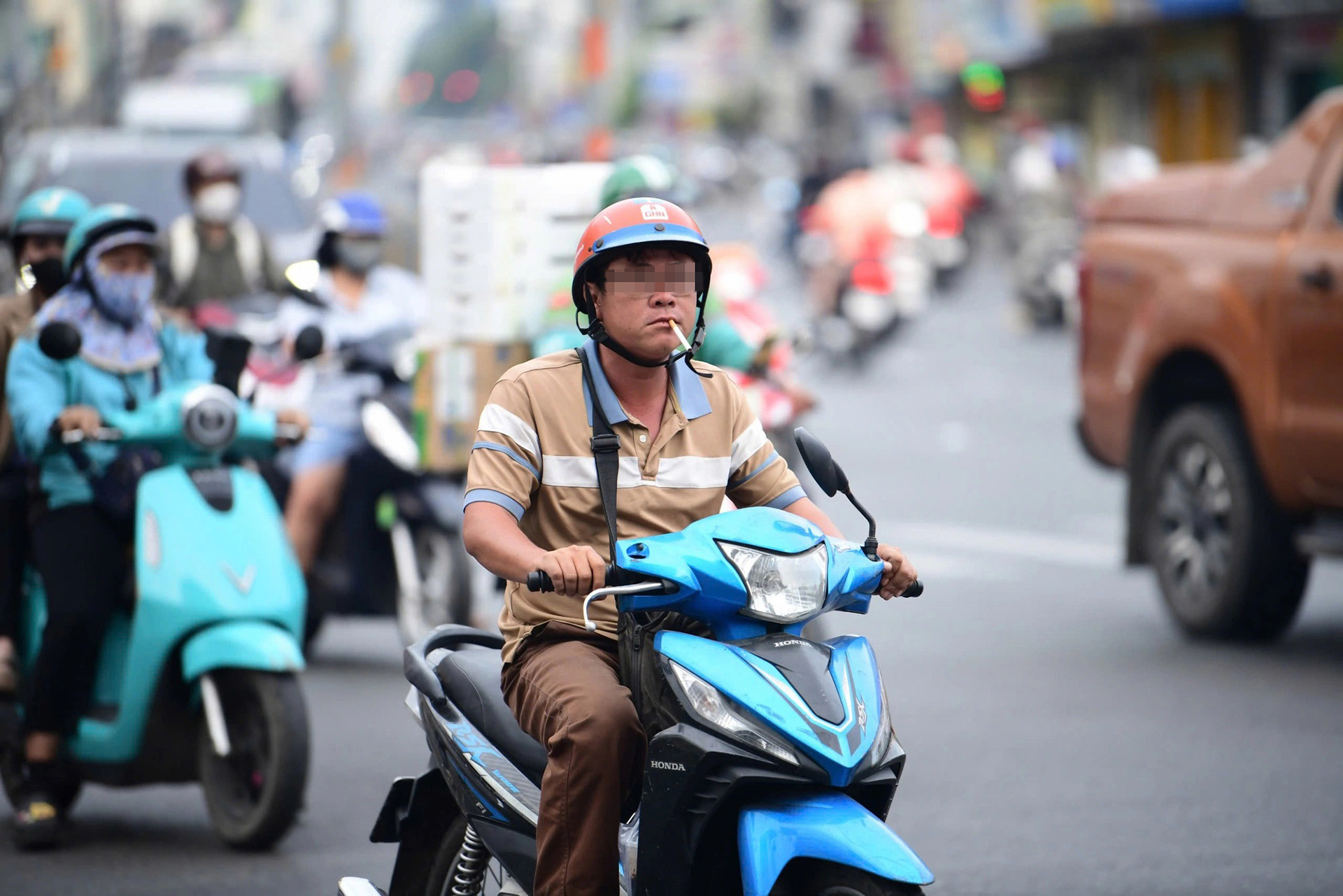 Nỗi lo về những nguy cơ hút thuốc lá thụ động - Ảnh 1.