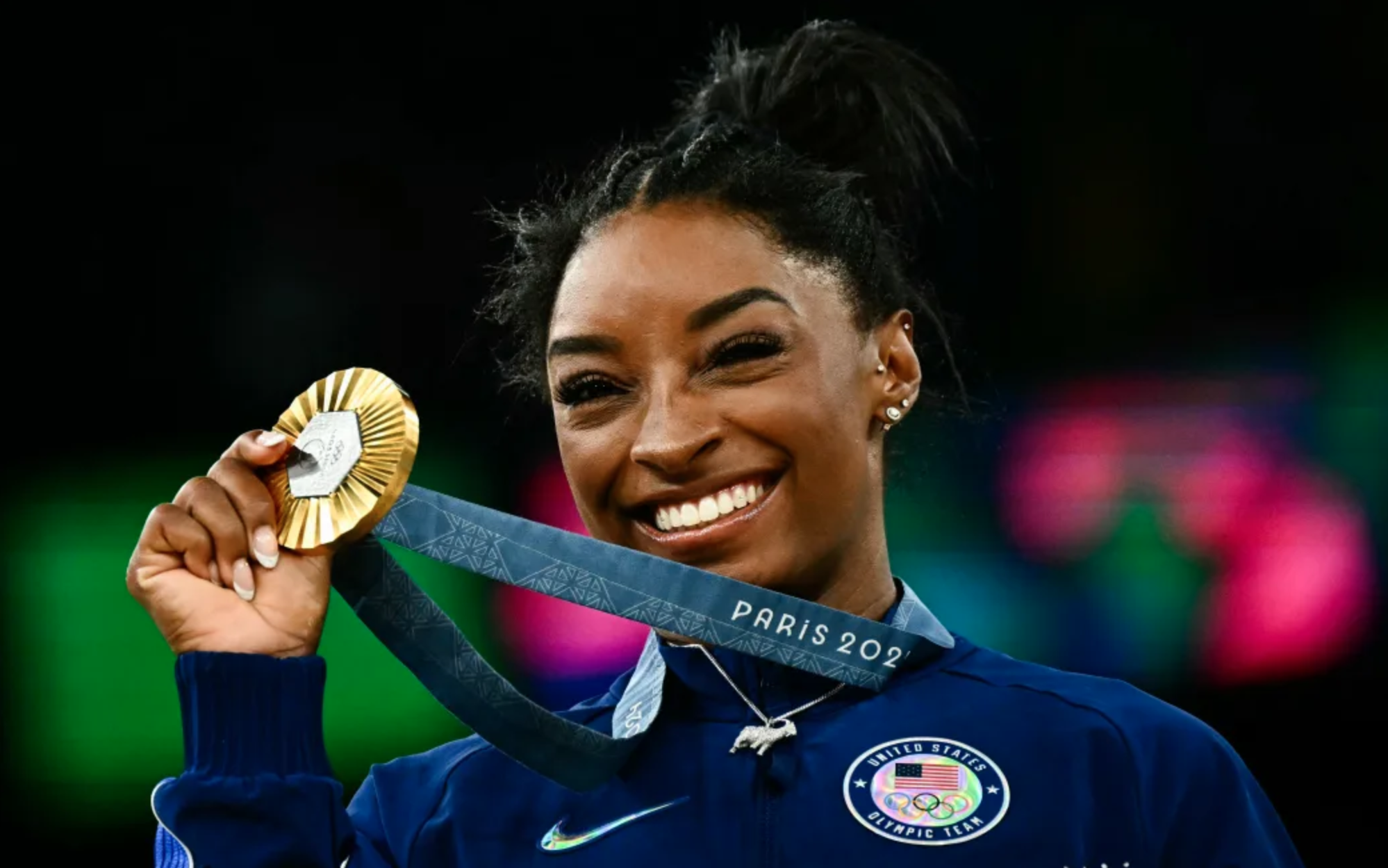 ‘Nữ hoàng thể dục dụng cụ’ Simone Biles nhận bằng 'Tiến sĩ danh dự'  - Ảnh 3.