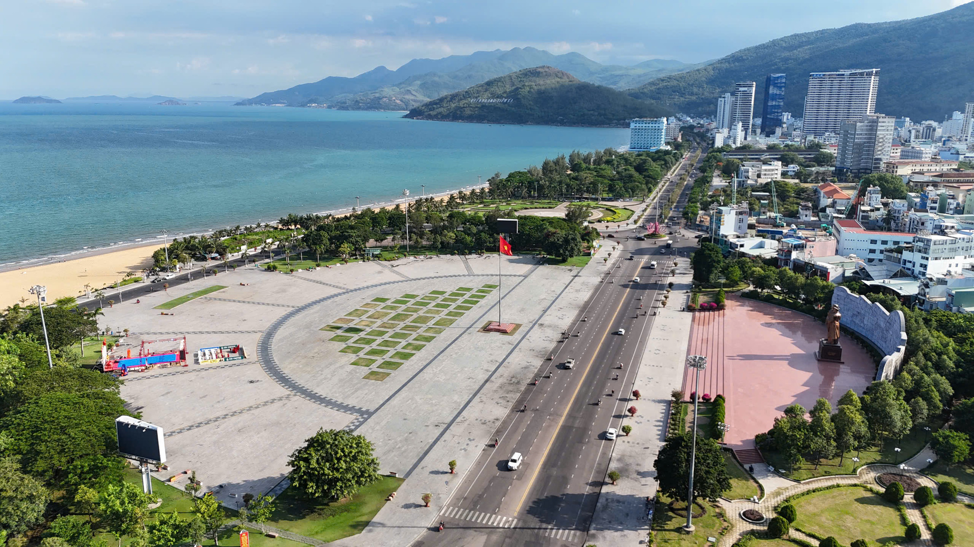 Sáp nhập tỉnh hướng ra biển để có 'mặt tiền', mở cửa giao thương với thế giới - Ảnh 1. Sáp nhập tỉnh hướng ra biển để có 'mặt tiền', mở cửa giao thương với thế giới - Ảnh 1.
