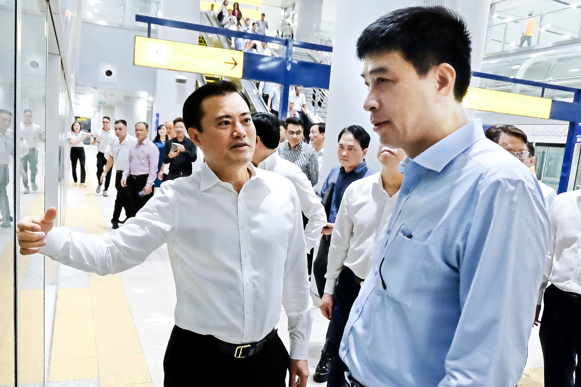 Thứ trưởng Bộ xây dựng đi metro số 1 Bến Thành - Suối Tiên - Ảnh 3.