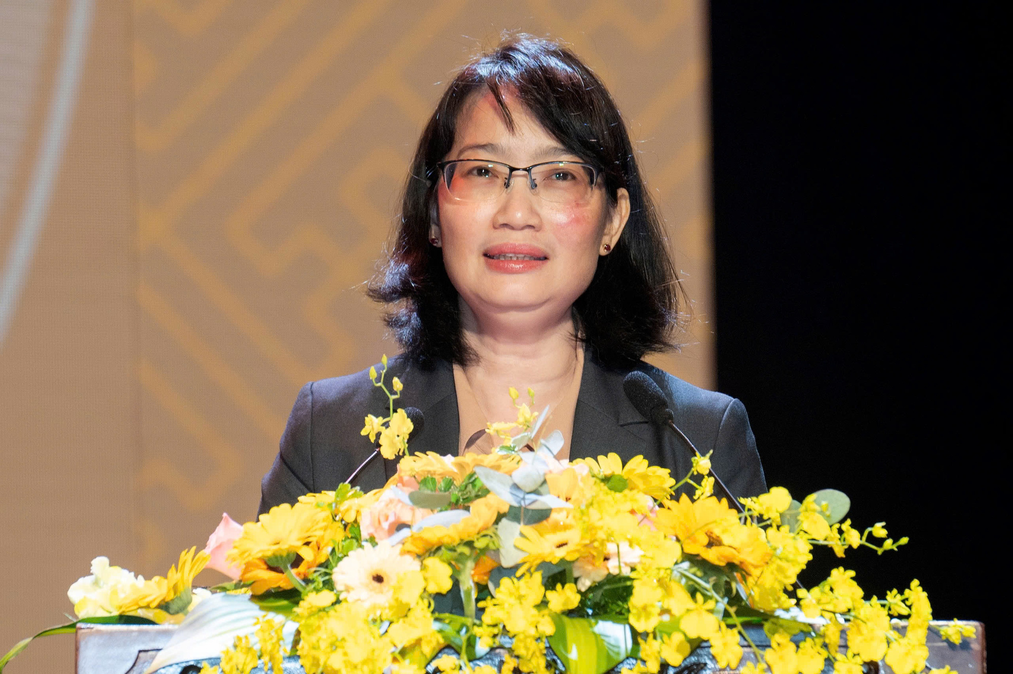 phó chủ tịch - Ảnh 1.