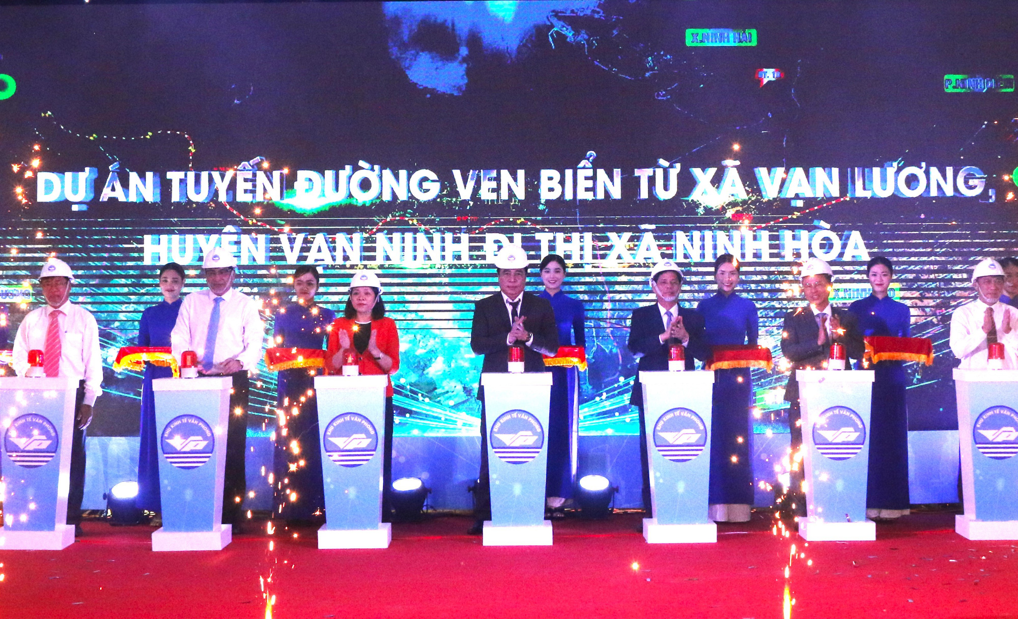 Làm đường ven biển hơn 2.000 tỉ đồng để 'tiếp sức' cho Khu kinh tế Vân Phong - Ảnh 2. Làm đường ven biển hơn 2.000 tỉ đồng để 'tiếp sức' cho Khu kinh tế Vân Phong - Ảnh 2.
