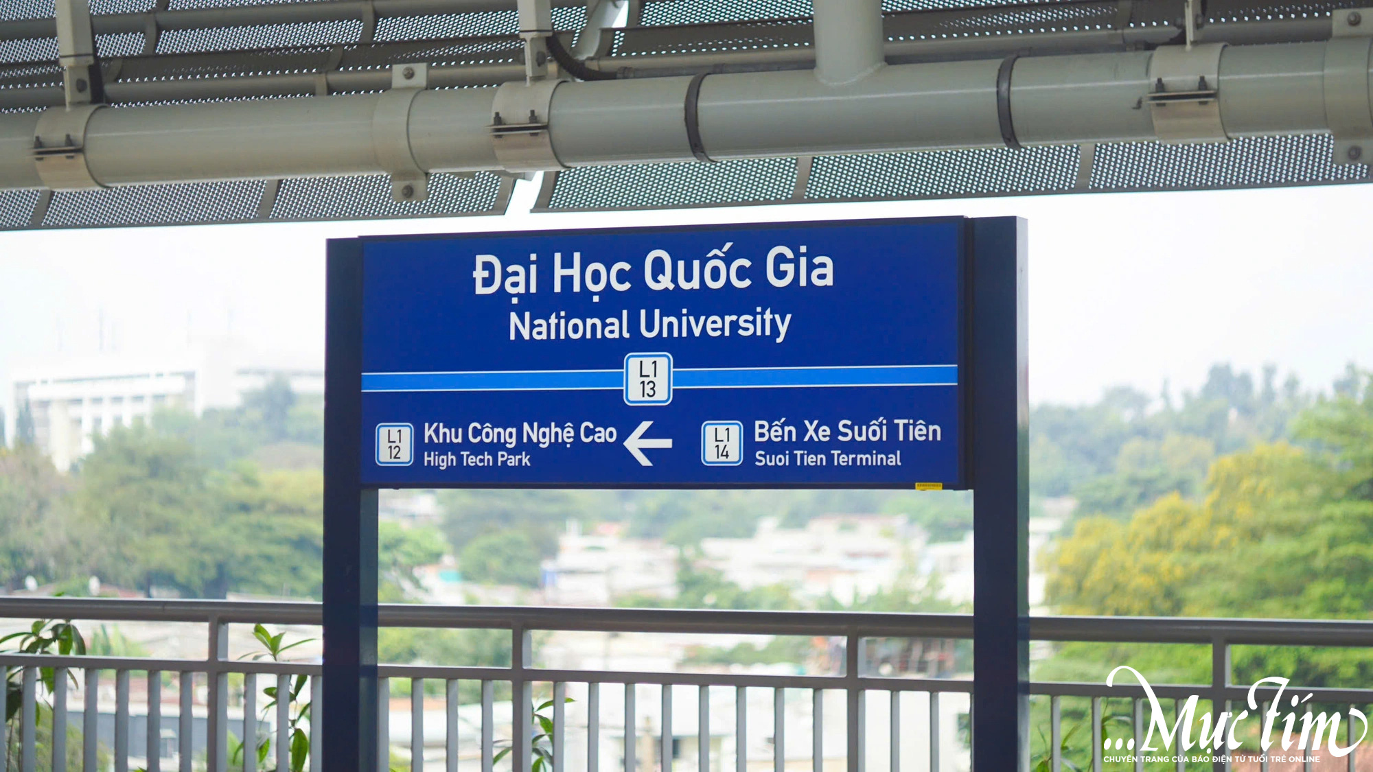 Sinh viên háo hức đi học bằng metro số 1- Ảnh 2.