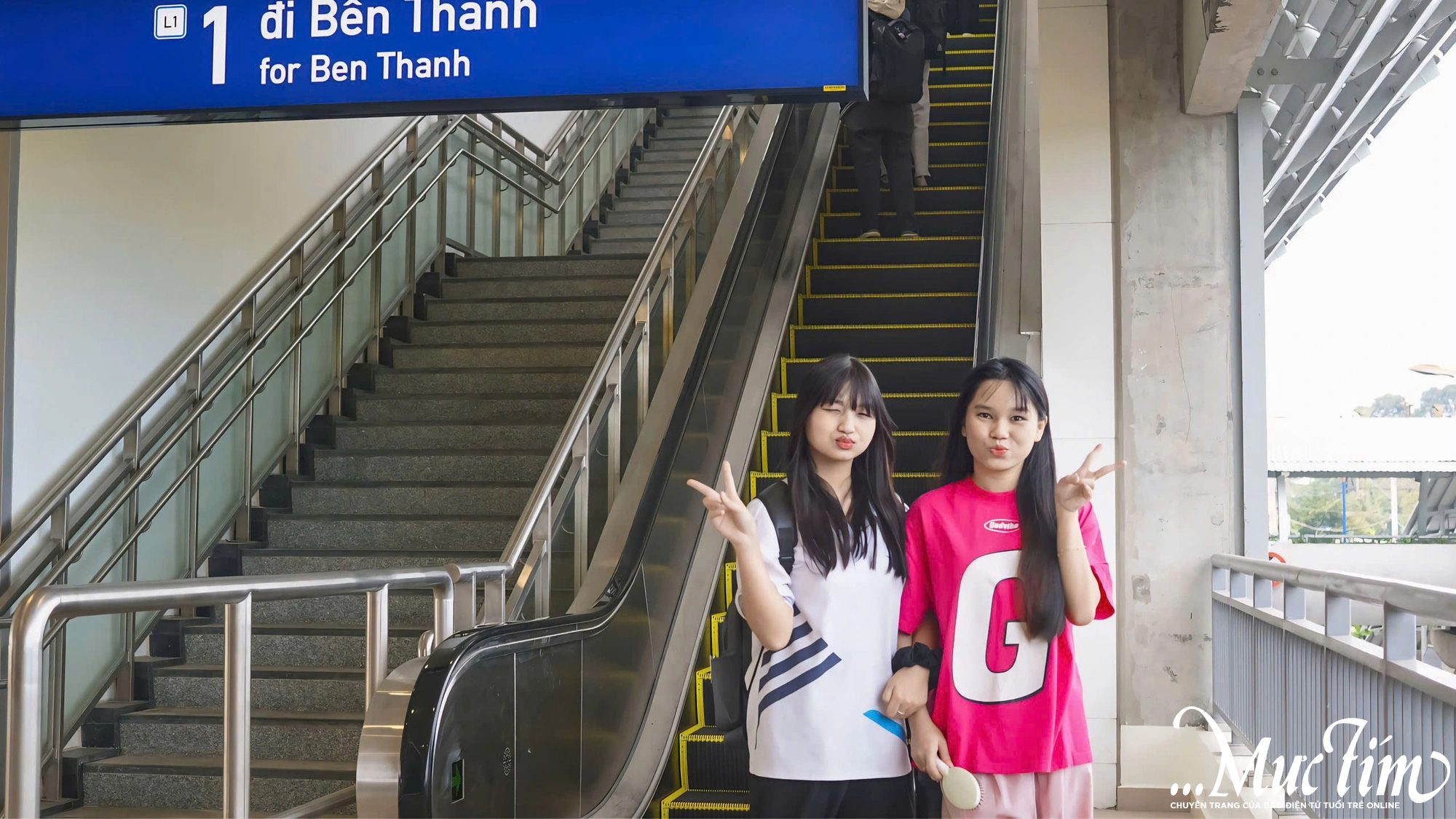 Sinh viên háo hức đi học bằng metro số 1- Ảnh 5.