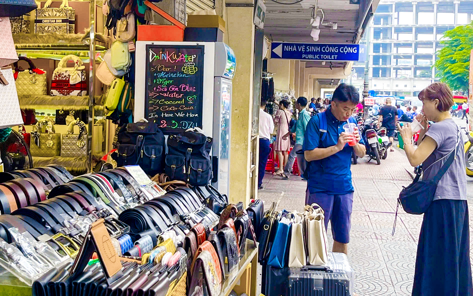 TP.HCM đề xuất mẫu nhận diện nhà vệ sinh công cộng ở trung tâm - Ảnh 2. TP.HCM ra mắt nhận diện nhà vệ sinh công cộng ở trung tâm - Ảnh 2.