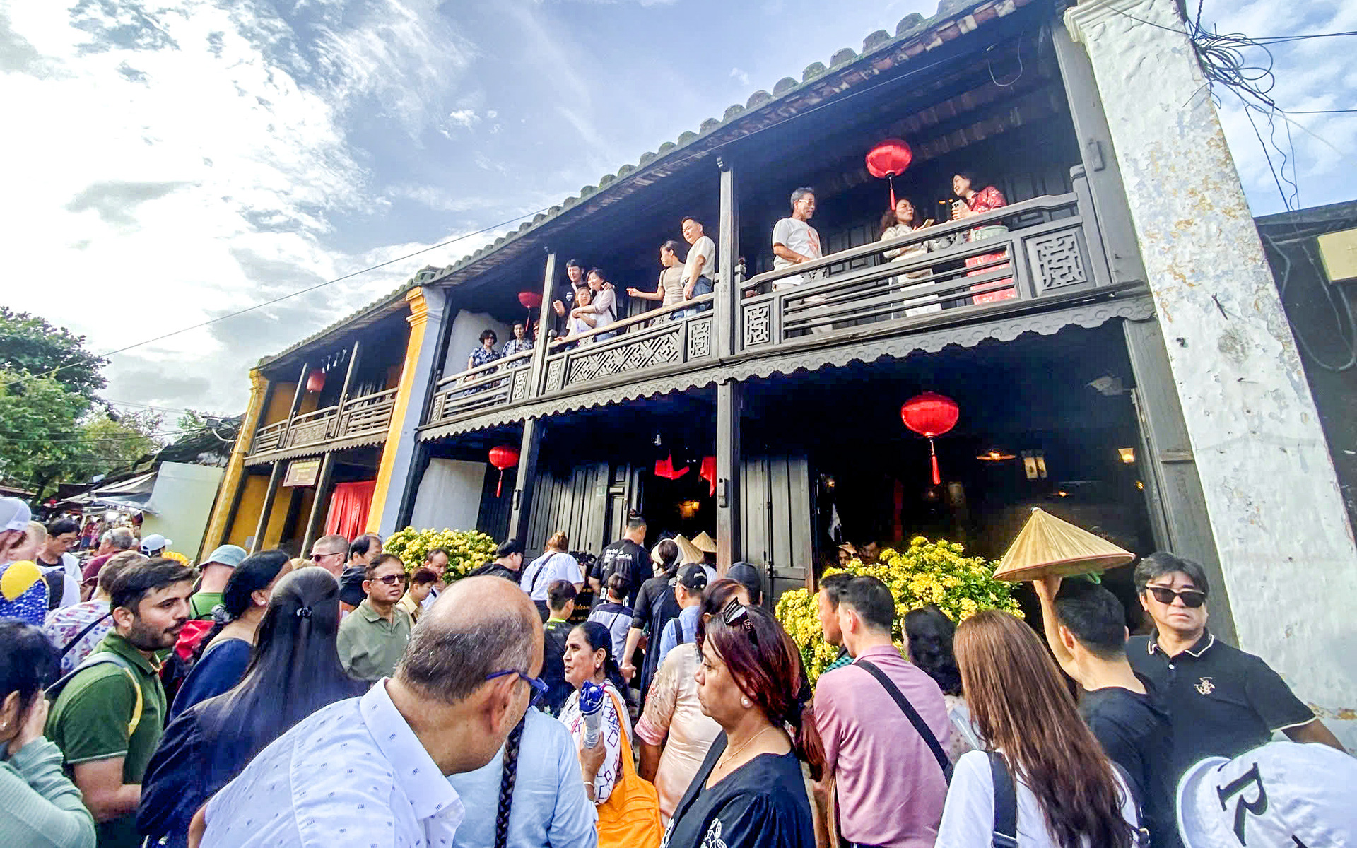Du khách rục rịch 'săn' tour về Đà Nẵng, Hội An dịp cuối năm - Ảnh 1. Du khách rục rịch 'săn' tour về Đà Nẵng, Hội An dịp cuối năm - Ảnh 1.