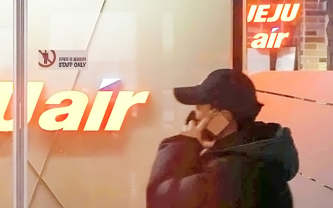 Sau thảm kịch, Jeju Air đang gặp 'cơn bão' hủy gần 70.000 vé máy bay, sụt 95,7 tỉ won vốn hóa - Ảnh 1. Jeju Air